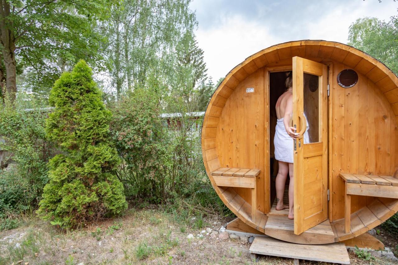 Am Grimnitzsee Gemutliches Tiny House Bungalow Mit Sauna Und Kamin ヨーアヒムスタール エクステリア 写真